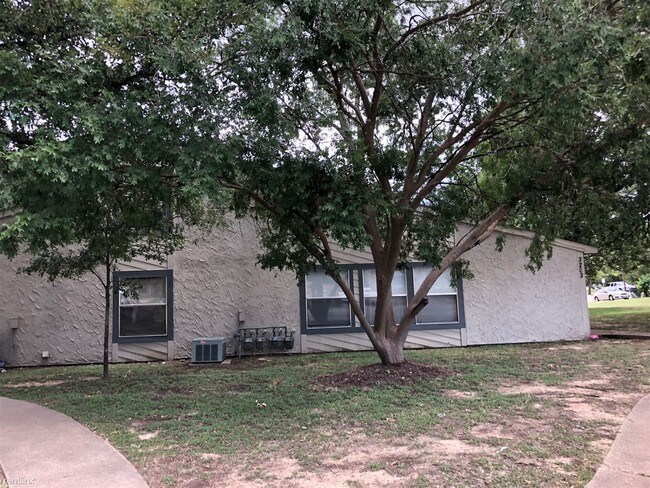 Foto del edificio - 2 br, 2 bath 4plex - 3203 Eagle Hill Ct 32...