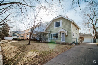 Building Photo - 1467 Sabra Rd