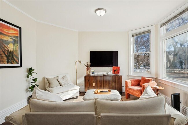 Foto del edificio - 2144 W Montrose Ave