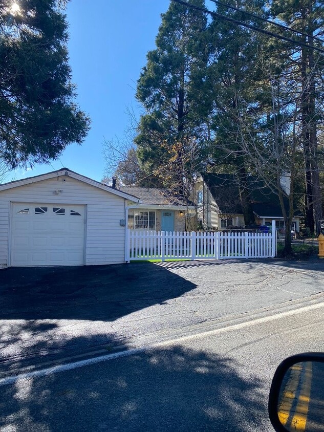 Newly Updated House Rental in Crestline, CA