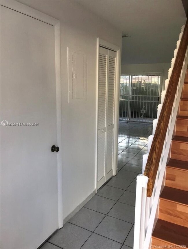 Foto del edificio - 6690 SW 12th St
