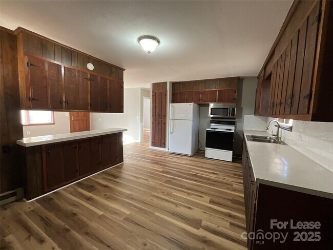 Foto del edificio - 215 Liberty St