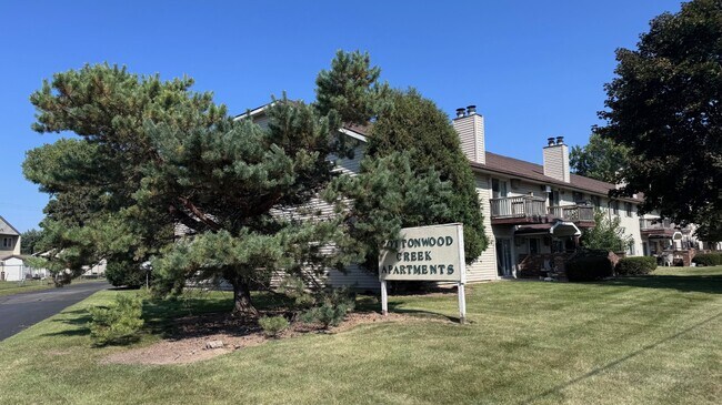 Foto del edificio - Cottonwood Creek Apartments