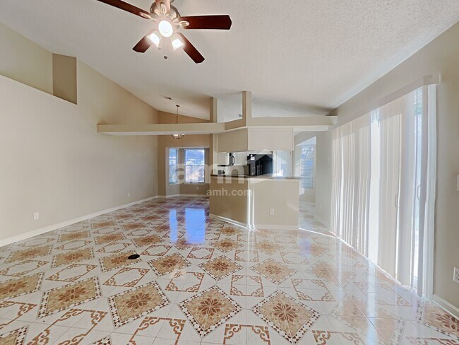 Foto del edificio - 2139 Orangewood St