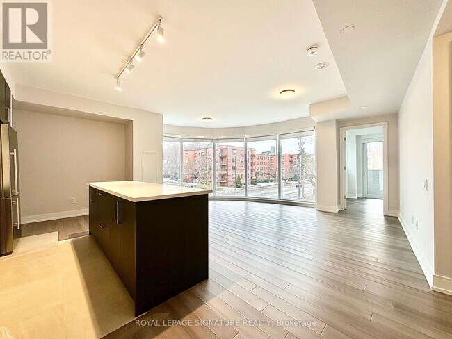 Photo du bâtiment - 2525 Bathurst St