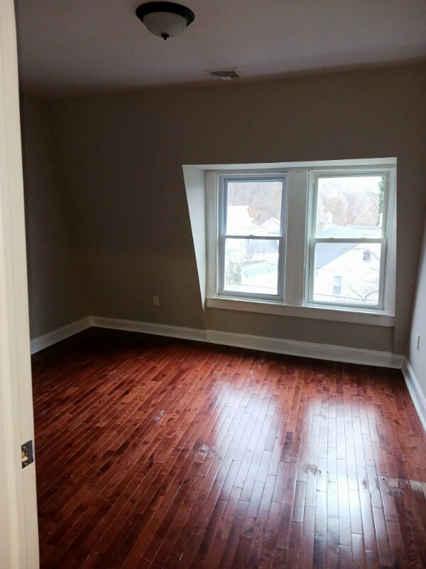 Foto del edificio - 779 S Main St