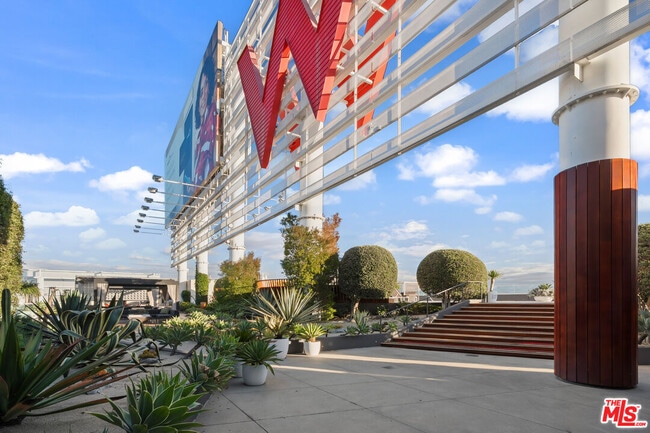 Foto del edificio - 6250 Hollywood Blvd