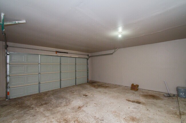 Foto del edificio - 8231 Furlong Ln