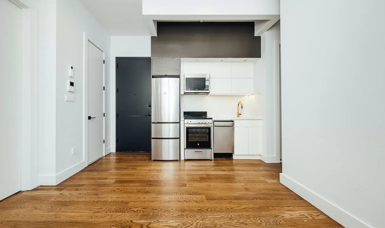 Foto principal - 1337 Gates Ave