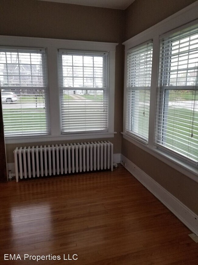 Building Photo - 3 br, 2 bath House - 427 W 7th Avenue