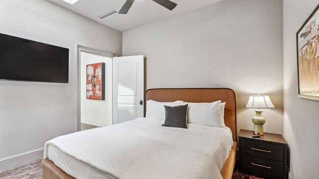 Foto del edificio - 310 N Rampart St