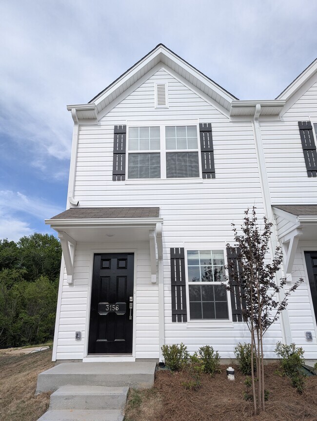 Foto del edificio - 3156 Fall Hills Dr