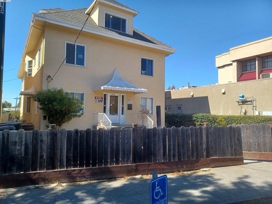 Primary Photo - 6617 Telegraph Ave