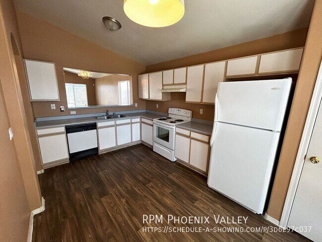Building Photo - 6768 W Gardenia Ave