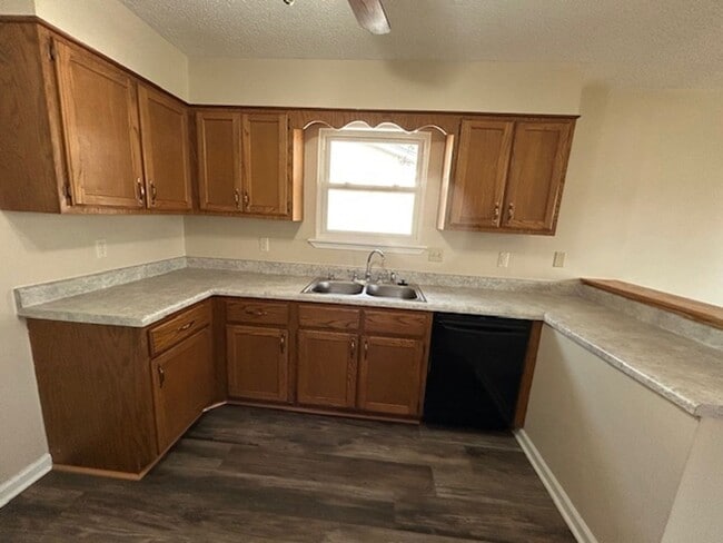 Building Photo - Call Property Manager Tonia Rollins for more information (501)626-9917