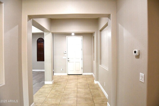 Foto del edificio - 9539 W Harmony Ln