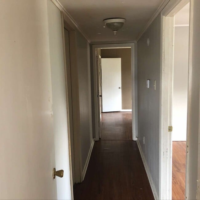 Building Photo - 131 Ridgedale Dr