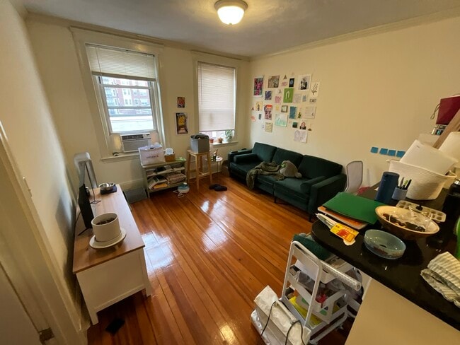 Building Photo - 51 Queensberry St