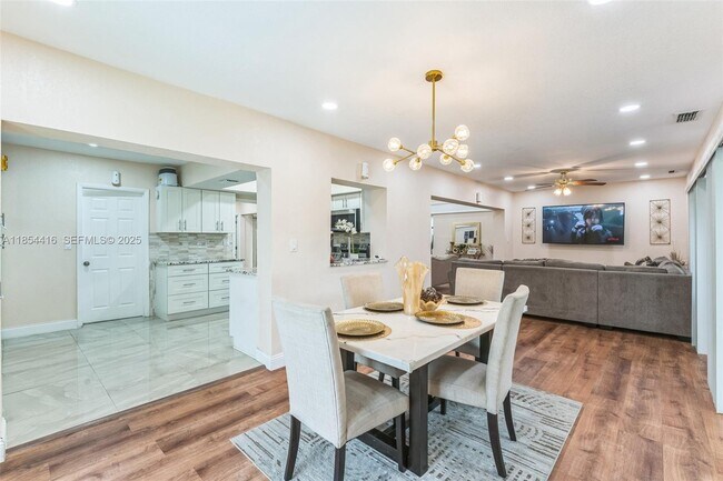 Foto del edificio - 5706 S Travelers Palm Ln