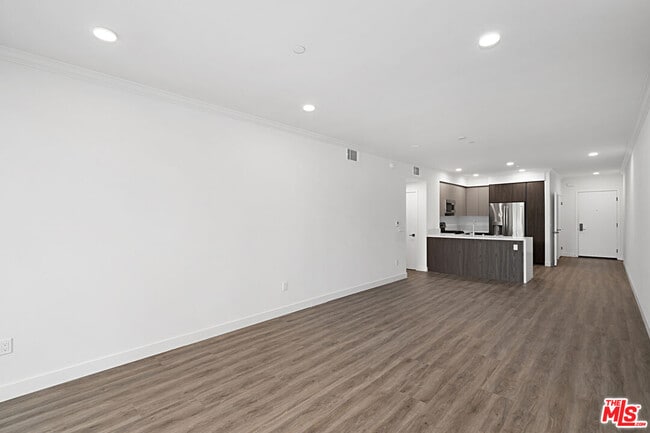 Building Photo - 6144 Whitsett Ave