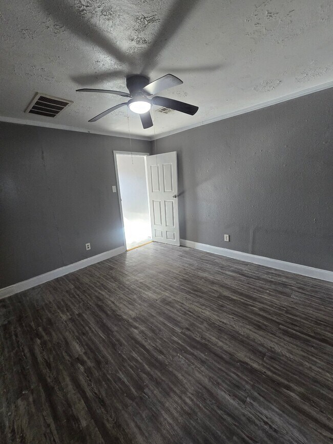 Foto del edificio - 4820 Oak Ave