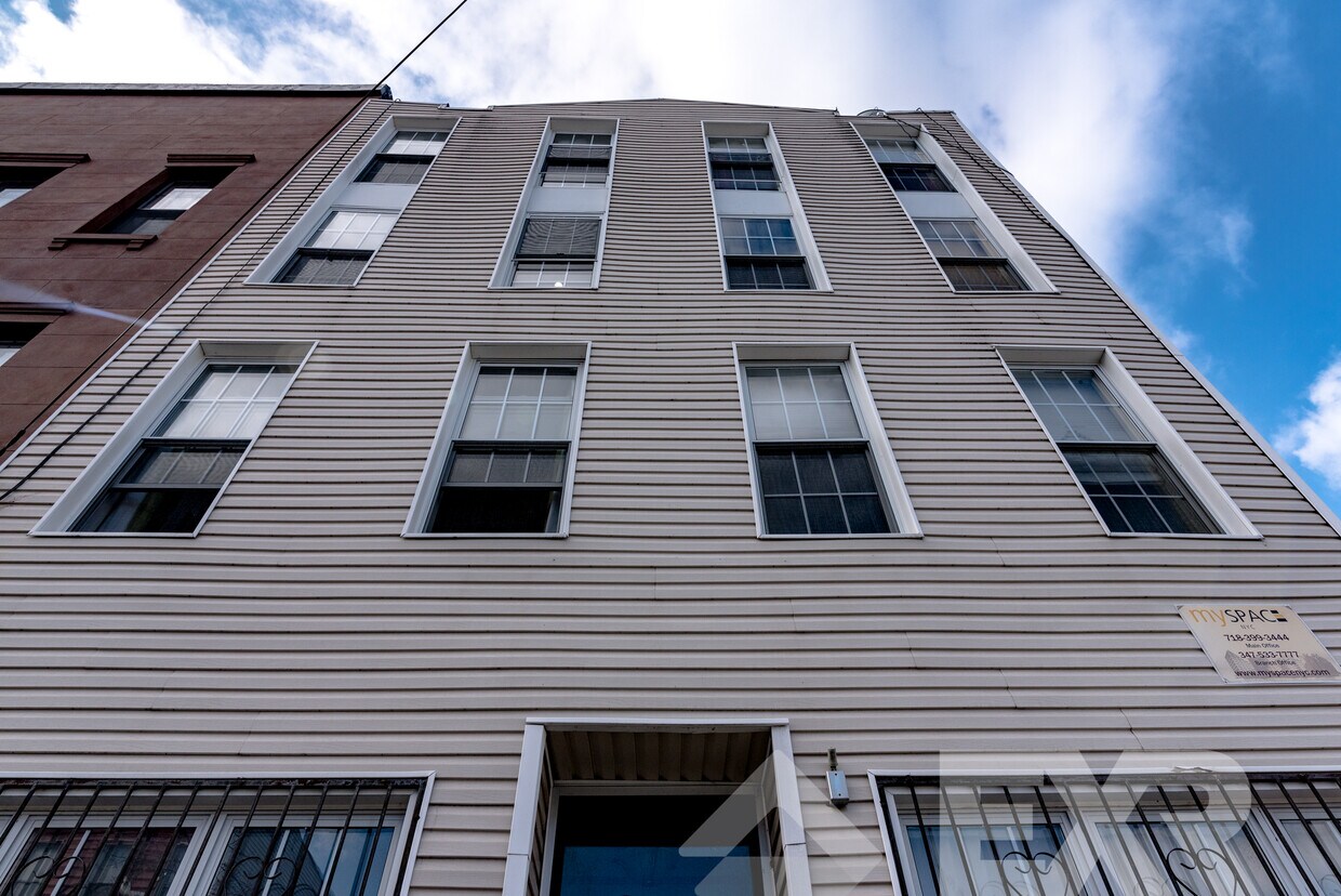 Primary Photo - 247 Troutman St