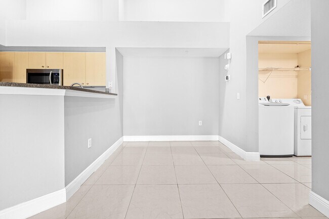 Building Photo - 4041 San Marino Blvd
