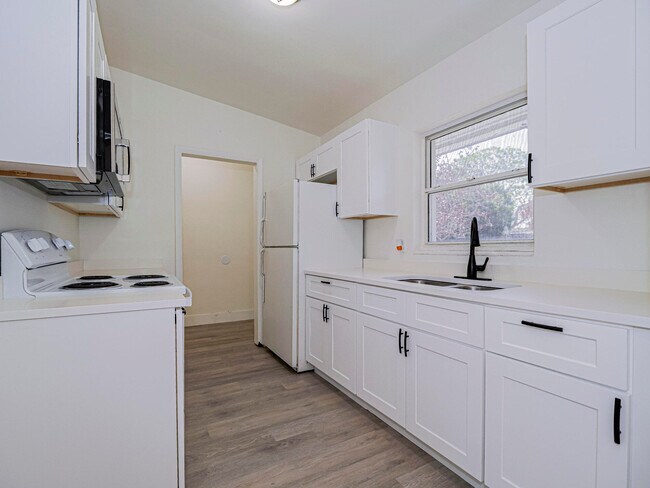 Foto del edificio - 734 5th Pl SW