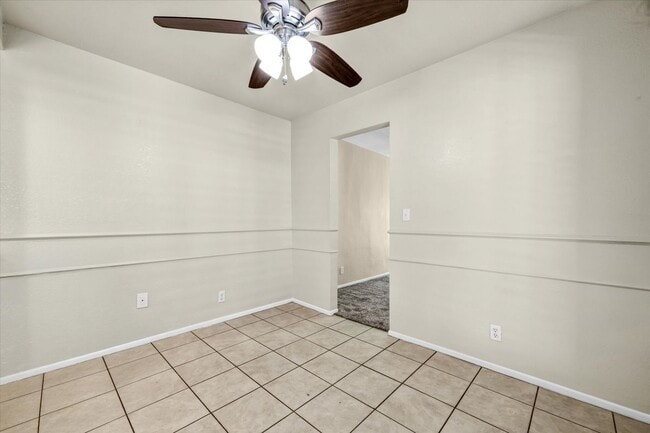 Building Photo - 5598 E Vista Del Rio