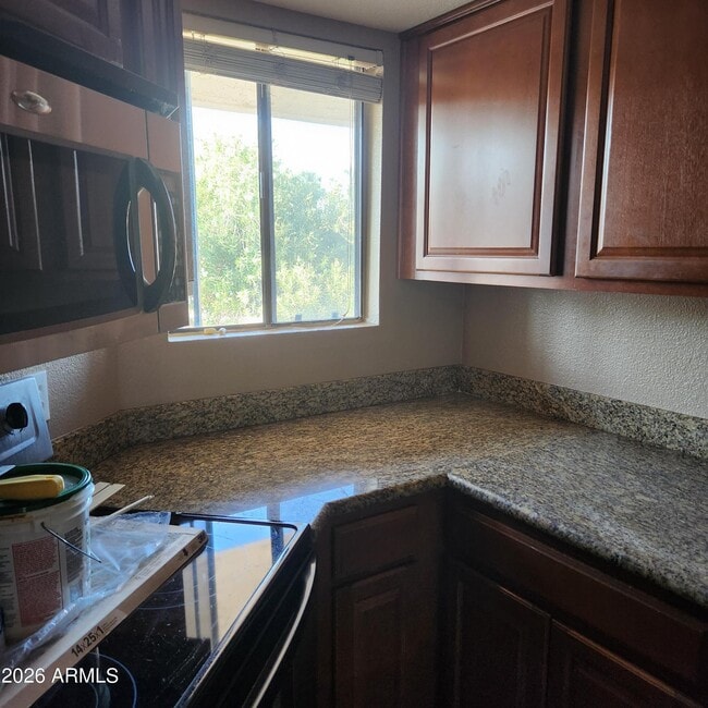 Building Photo - 835 N Granite Reef Rd