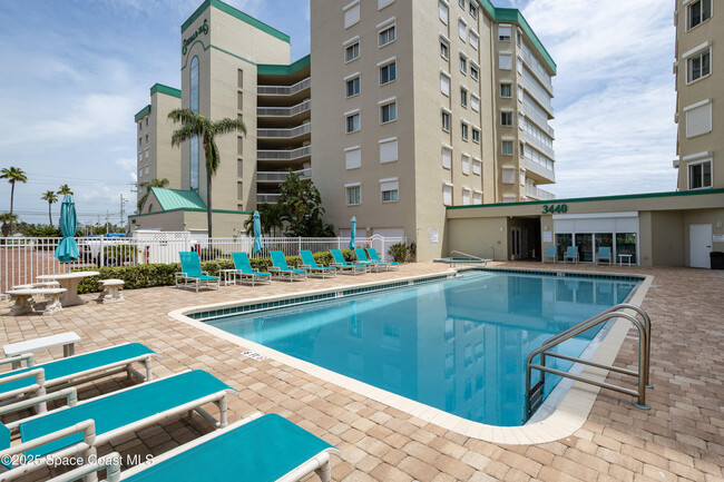 Foto del edificio - 3450 Ocean Beach Blvd