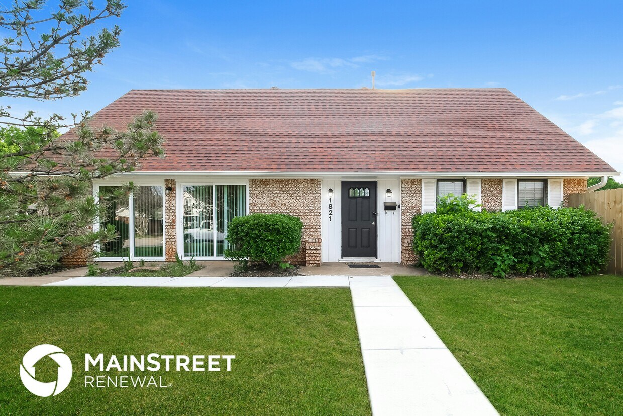 Primary Photo - 1821 Michael Dr