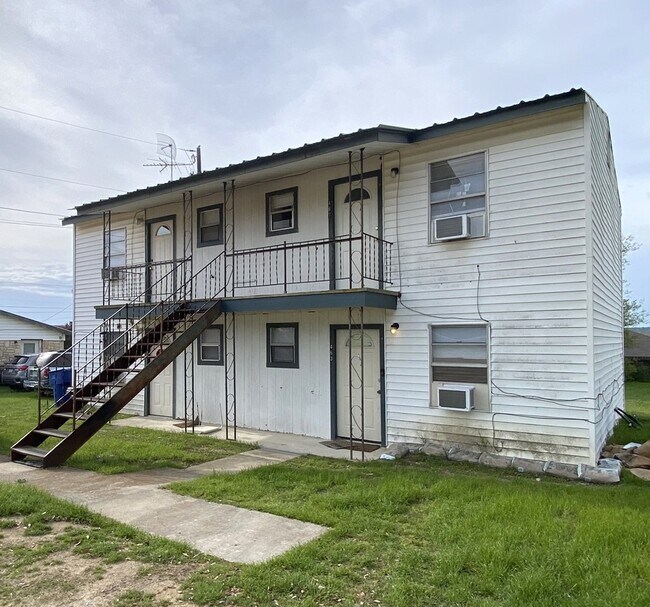 Foto del edificio - 467 Lutheran Church Rd