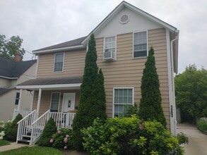 Building Photo - 1001 W Grand Ave