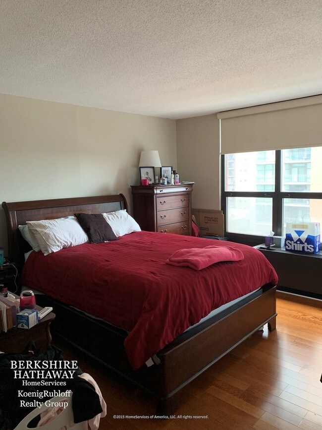 Foto del edificio - 899 S Plymouth