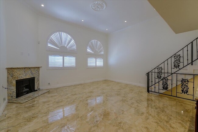 Foto del edificio - 12130 Ohio Ave