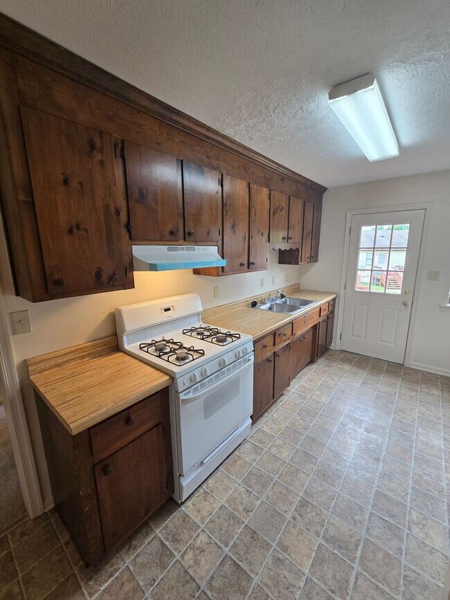 Foto del edificio - 2 BR DUPLEX in Colonial Heights