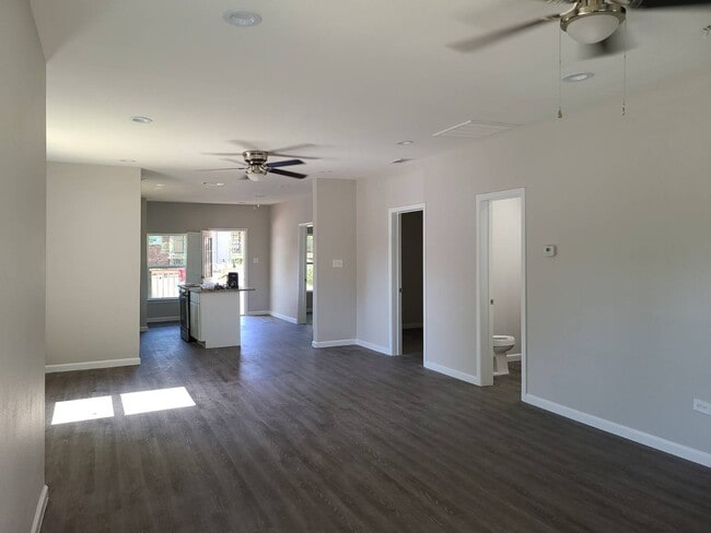 Building Photo - 1401 Moore St