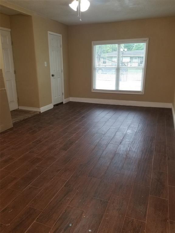 Foto del edificio - 5631 Belarbor St