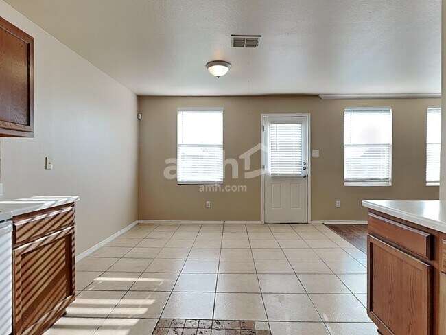 Foto del edificio - 2806 Lake Terrace Dr