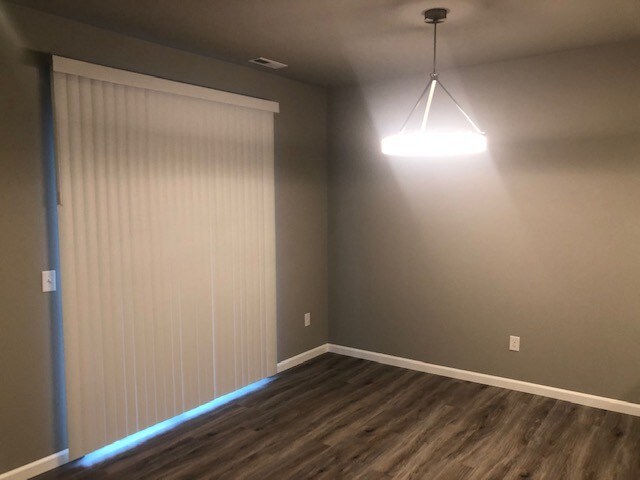 Foto del edificio - 6922 Delaney Ln NE