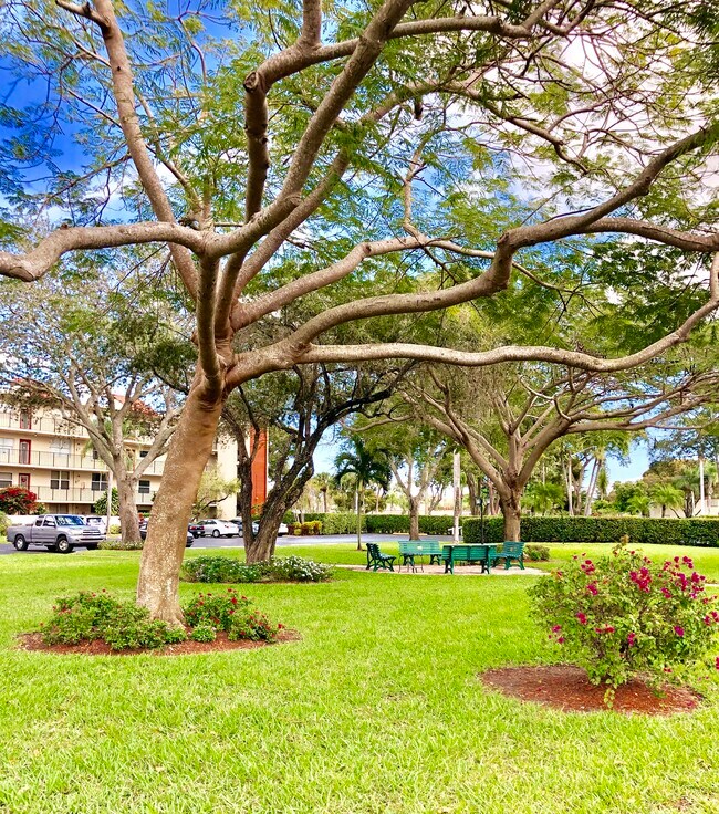 Foto del edificio - 14823 Cumberland Dr