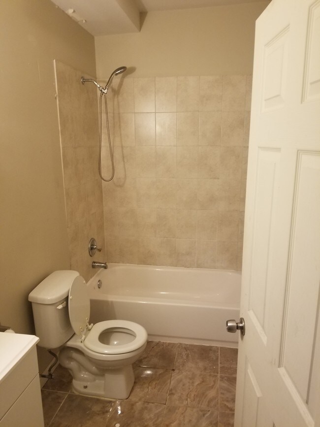 baño - 5201 Germantown Ave
