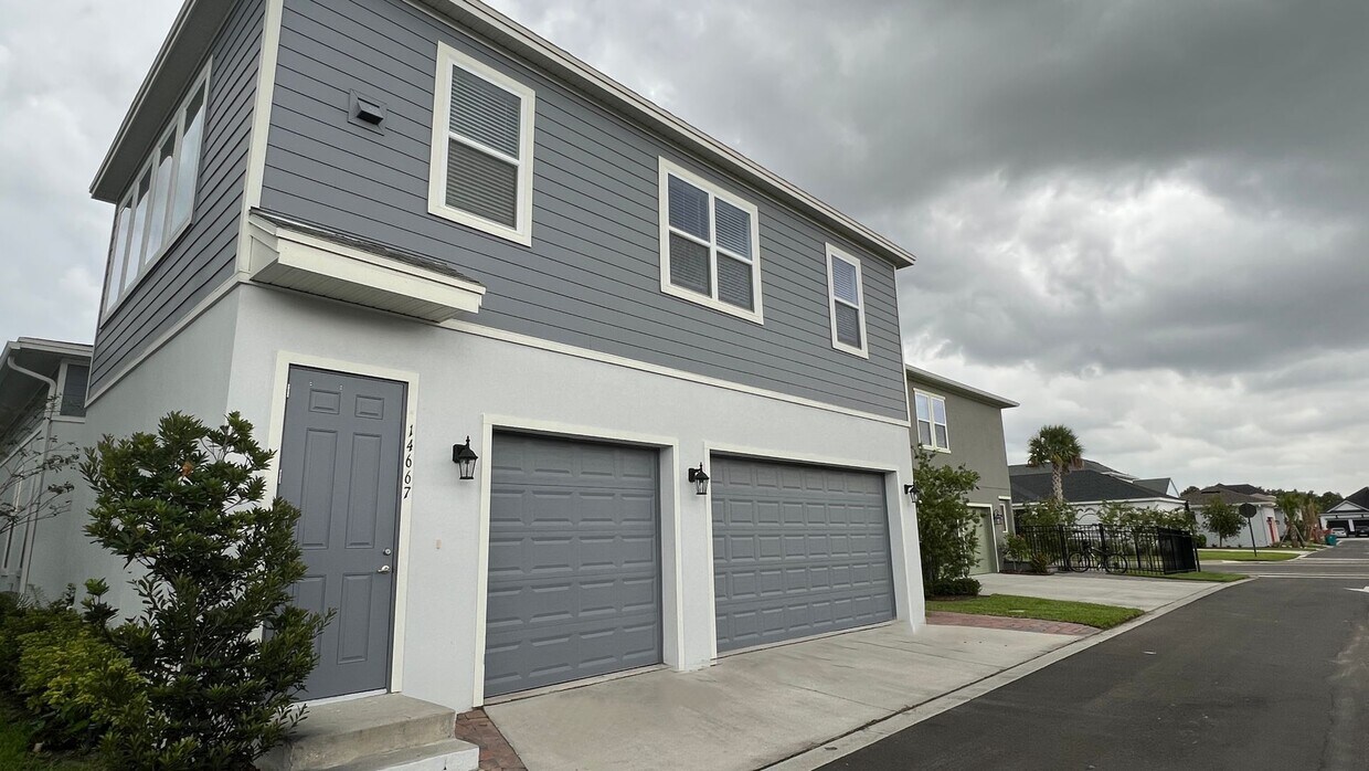 Foto principal - Like New 1/1 Garage Apartment with 1-Car G...