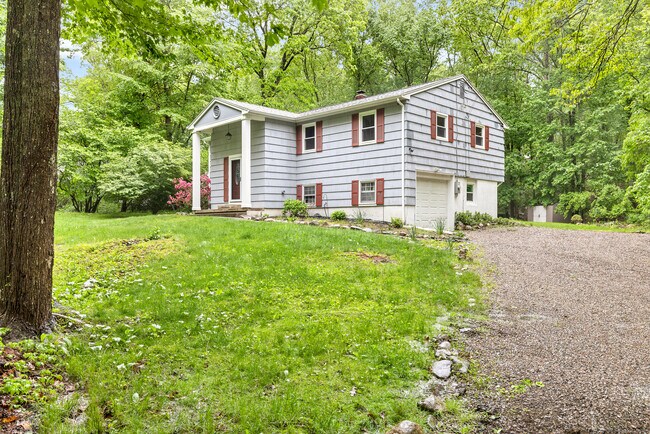 Building Photo - 21 Pheasant Run Dr