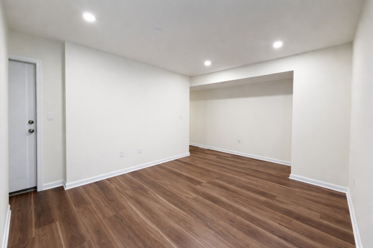 Building Photo - 333 Delafield Pl NW