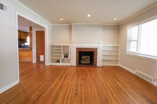 Foto del edificio - 3 Bed | 1 Bath  | Midtown Tulsa | Early Au...