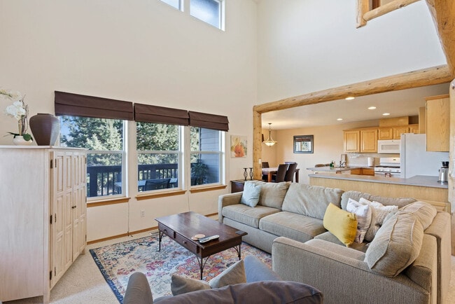 Building Photo - 3186 NW Quiet River Ln