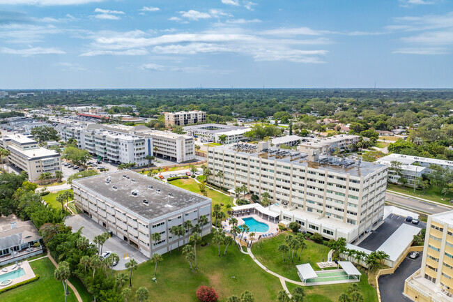 100 Bluff View Dr Belleair Bluffs, Florida - Harbour Club