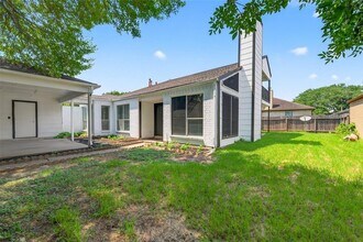 Building Photo - 8538 Triple Crown Dr